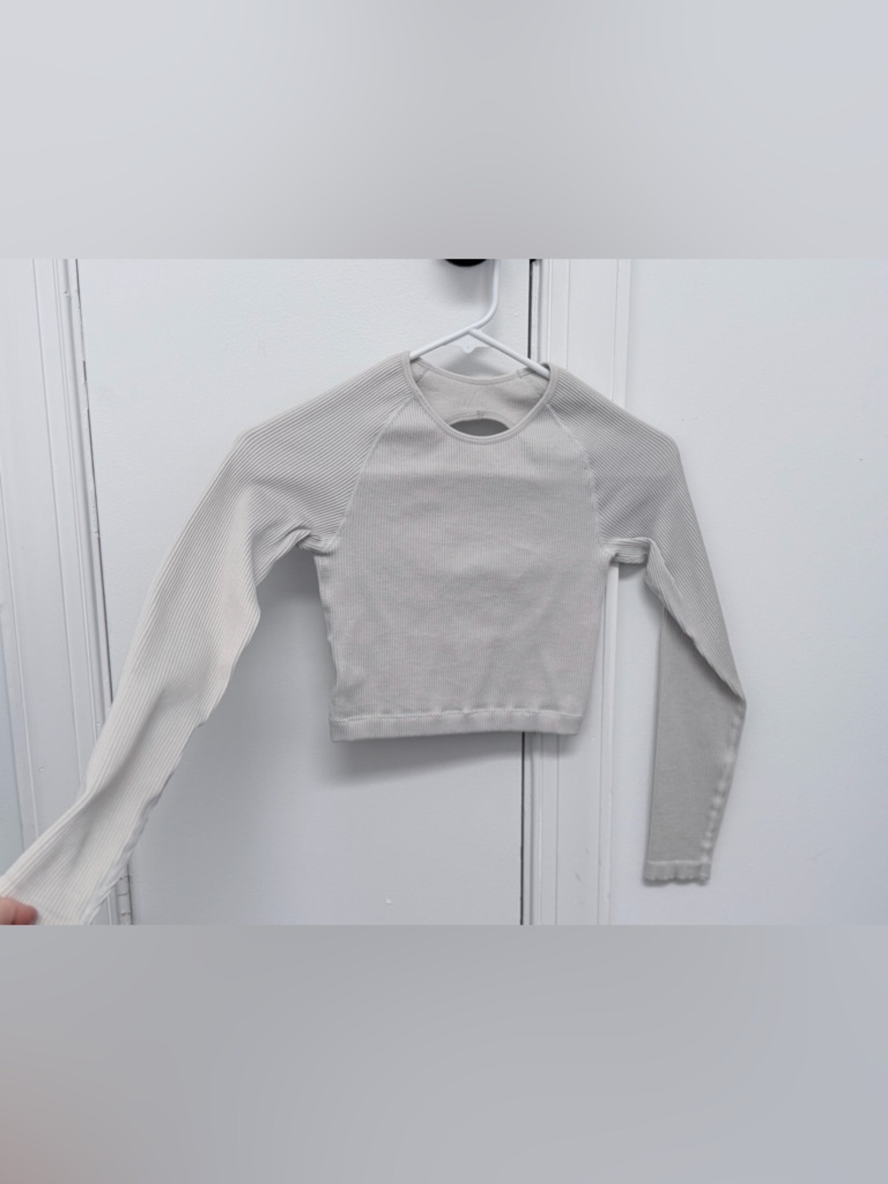 Womans ' Ribbed Long Sleeve Crop Top - Light Gray